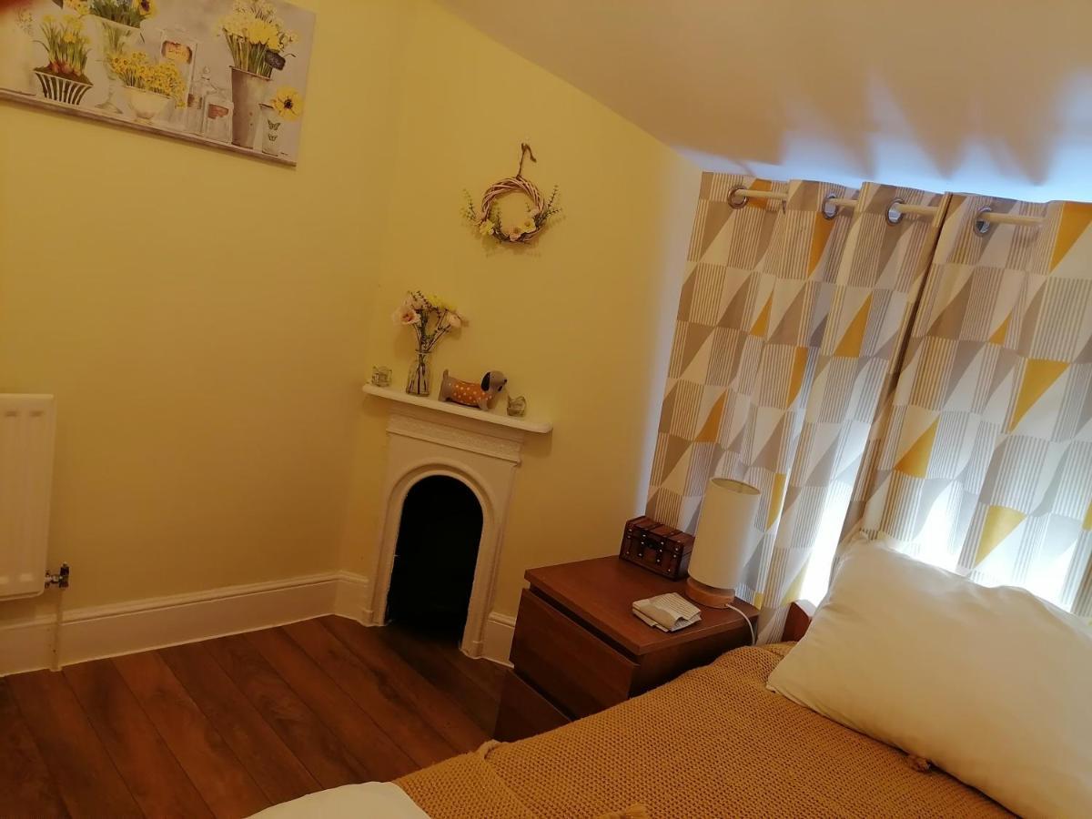 Villa Tynant House à Cardiff Extérieur photo
