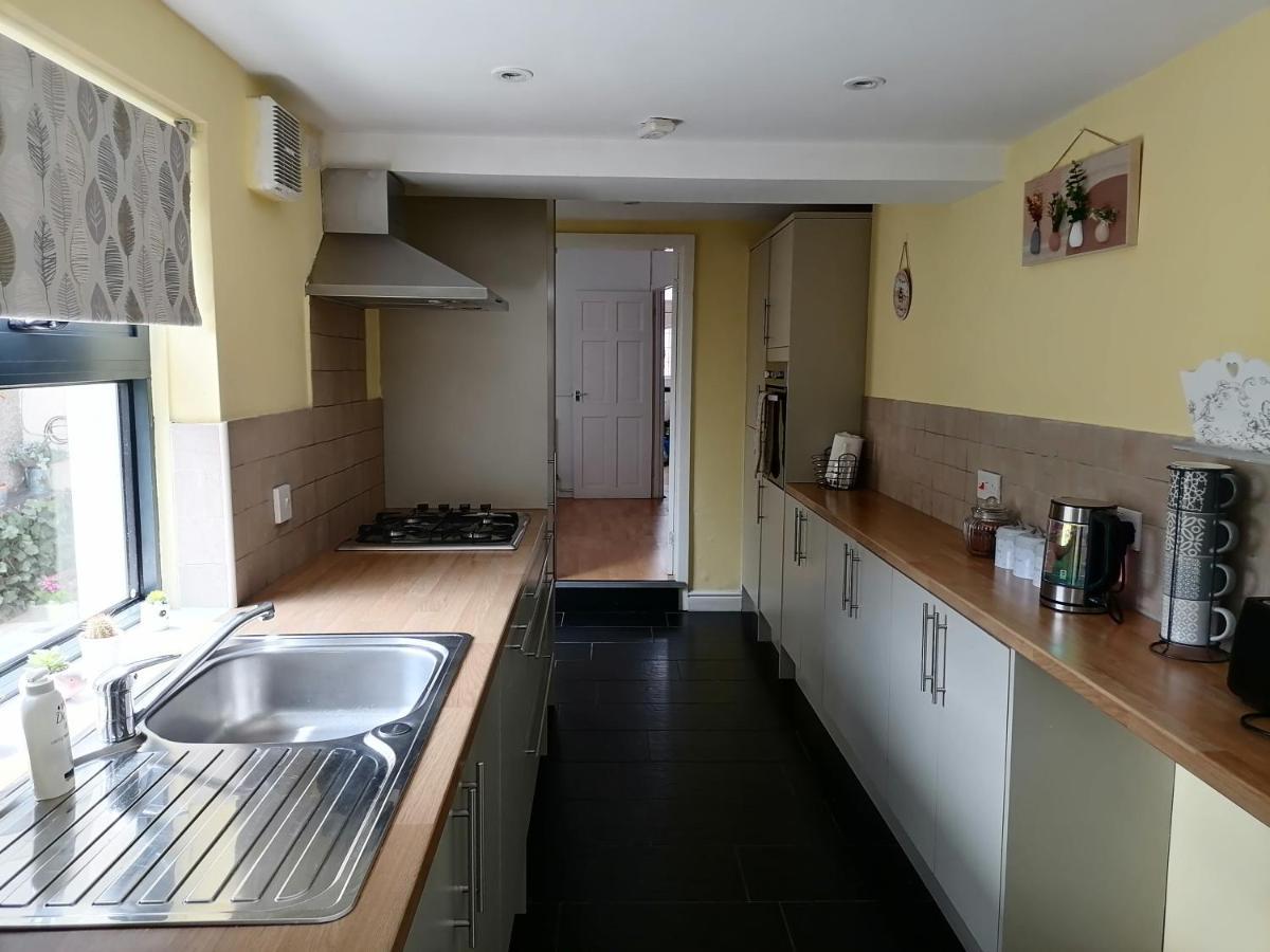 Villa Tynant House à Cardiff Extérieur photo