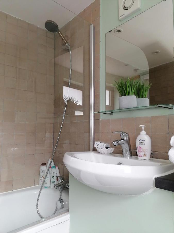 Villa Tynant House à Cardiff Extérieur photo