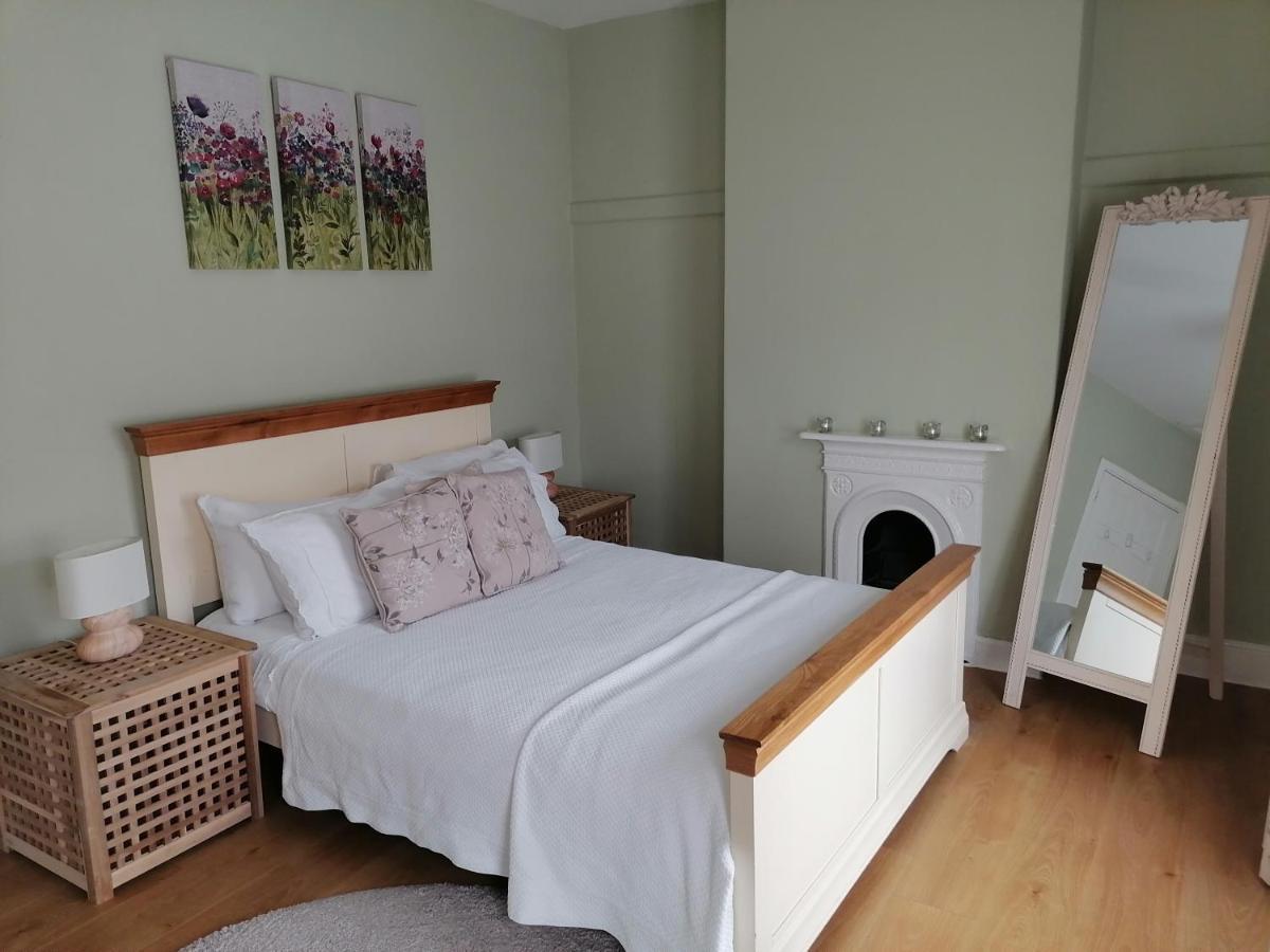 Villa Tynant House à Cardiff Extérieur photo