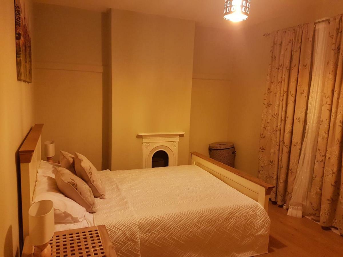 Villa Tynant House à Cardiff Extérieur photo